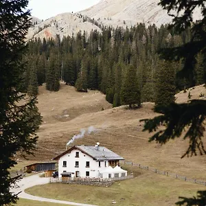 Rifugio Malga Ra Stua Lodge