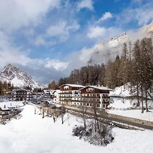Des Alpes Hotel